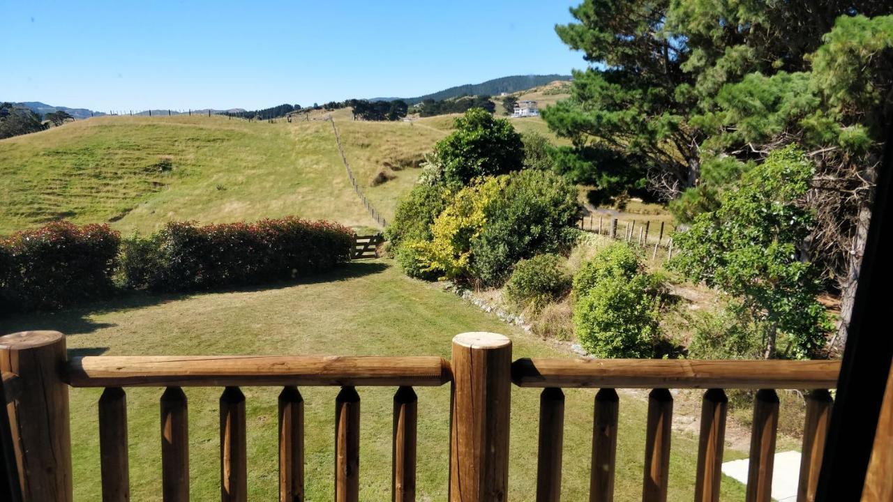 Hilltop Lodge Porirua Exterior foto